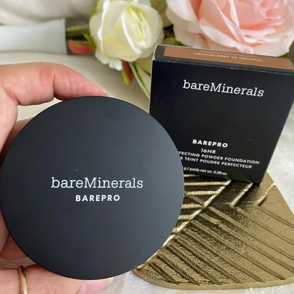 bareMinerals BAREPRO Medium Deep 45 Neutral Powder Foundation - Picture 6 of 7